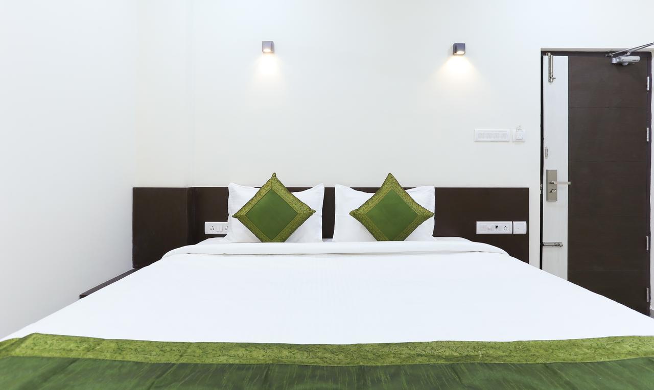 Majestic Inn Τσενάι Εξωτερικό φωτογραφία